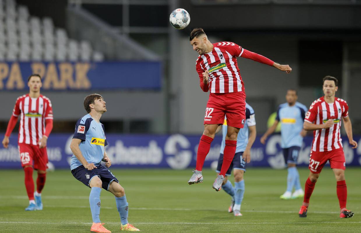 逆袭之战:弗赖堡主场大胜汉诺威喜获胜利的简单介绍 逆袭之战:弗赖堡主场大胜汉诺威喜获胜利的简单介绍