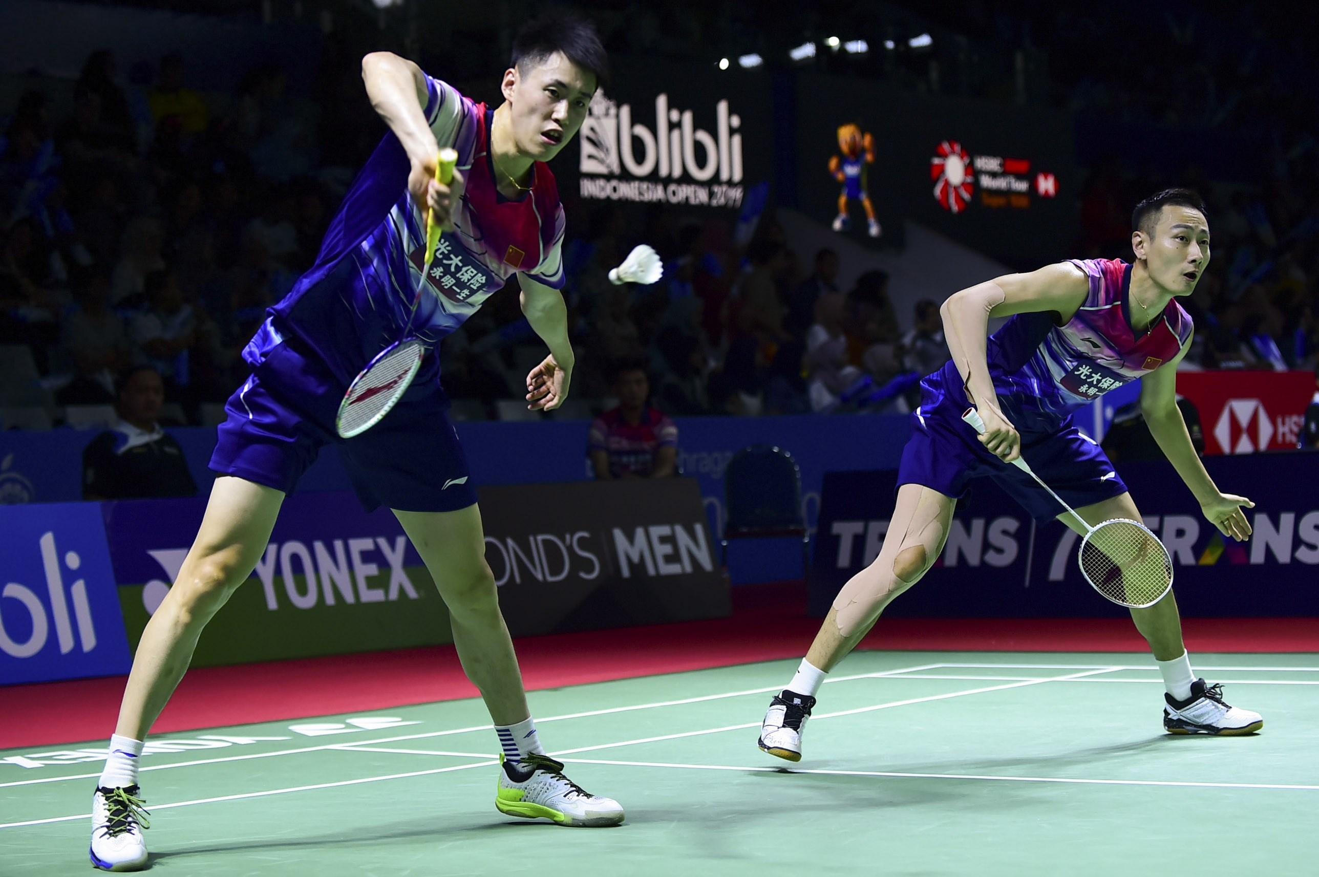 开云体育平台APP-两支实力相当的球队在比赛中互相拼搏