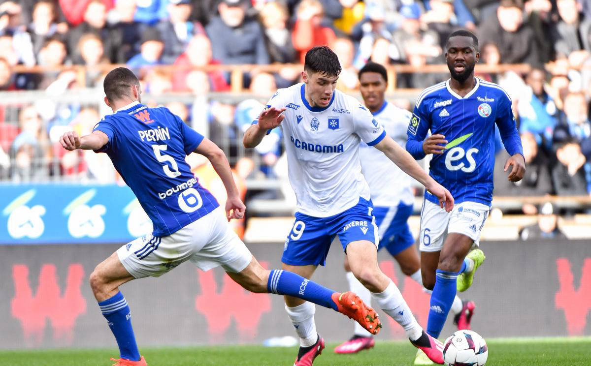 开云下载-斯特拉斯堡客场不敌南特，客场憾负的简单介绍