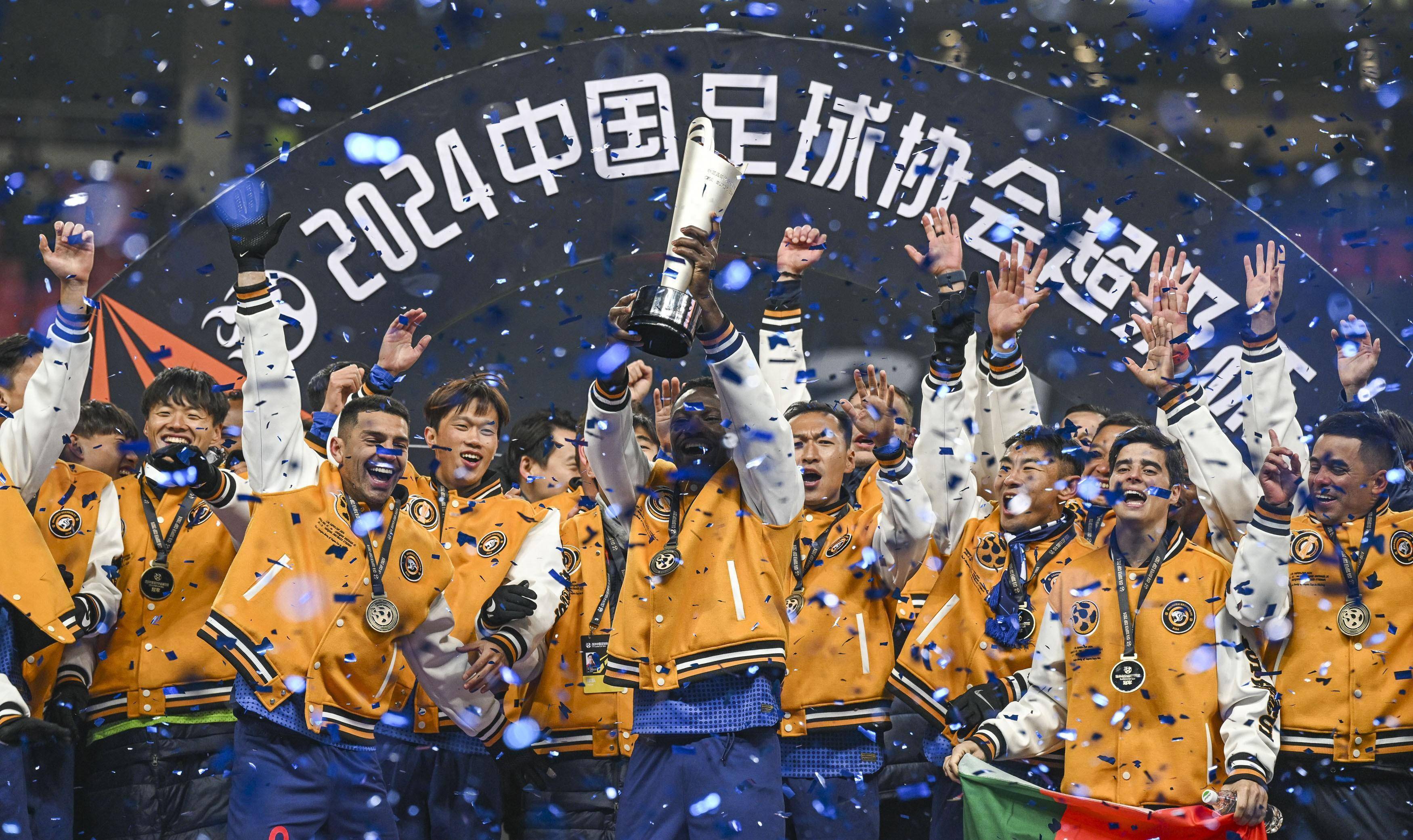 上海申花将和日本球队激战,士气高涨 上海申花将和日本球队激战,士气高涨