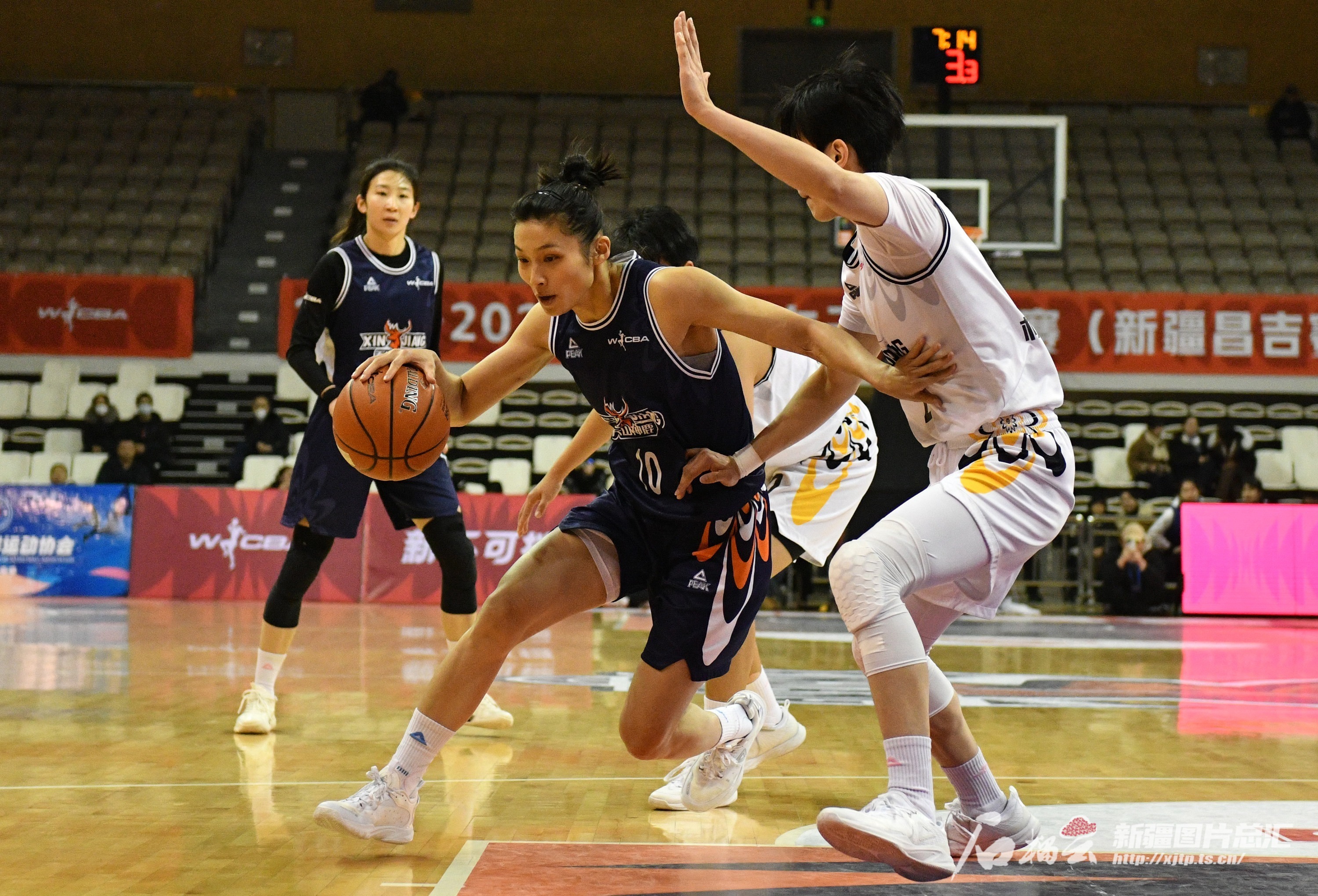 新疆女篮面对困难坚定信心,全力争胜的简单介绍 新疆女篮面对困难坚定信心,全力争胜的简单介绍