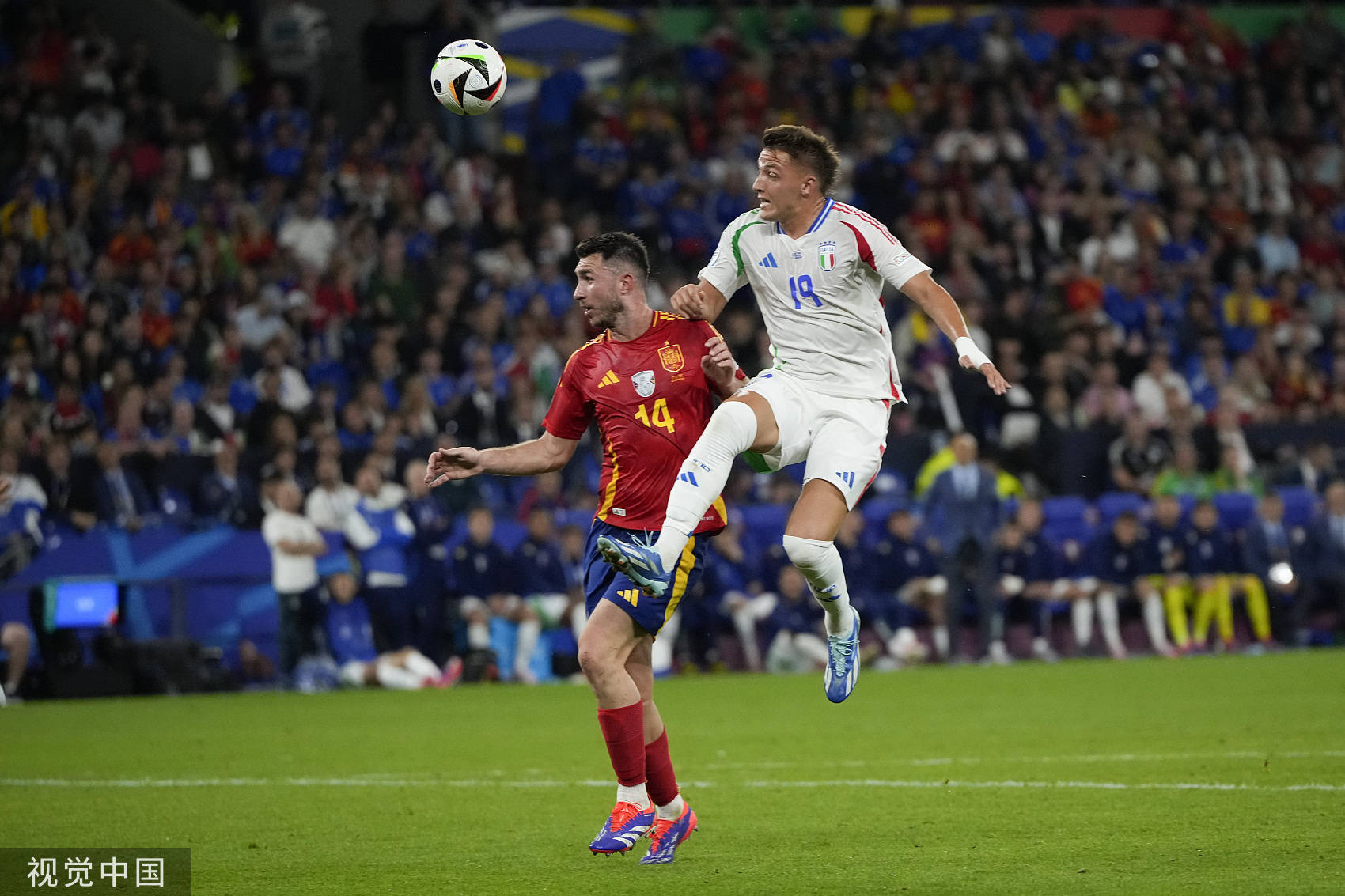 西班牙轻松取胜,领跑小组赛第一名 西班牙轻松取胜,领跑小组赛第一名