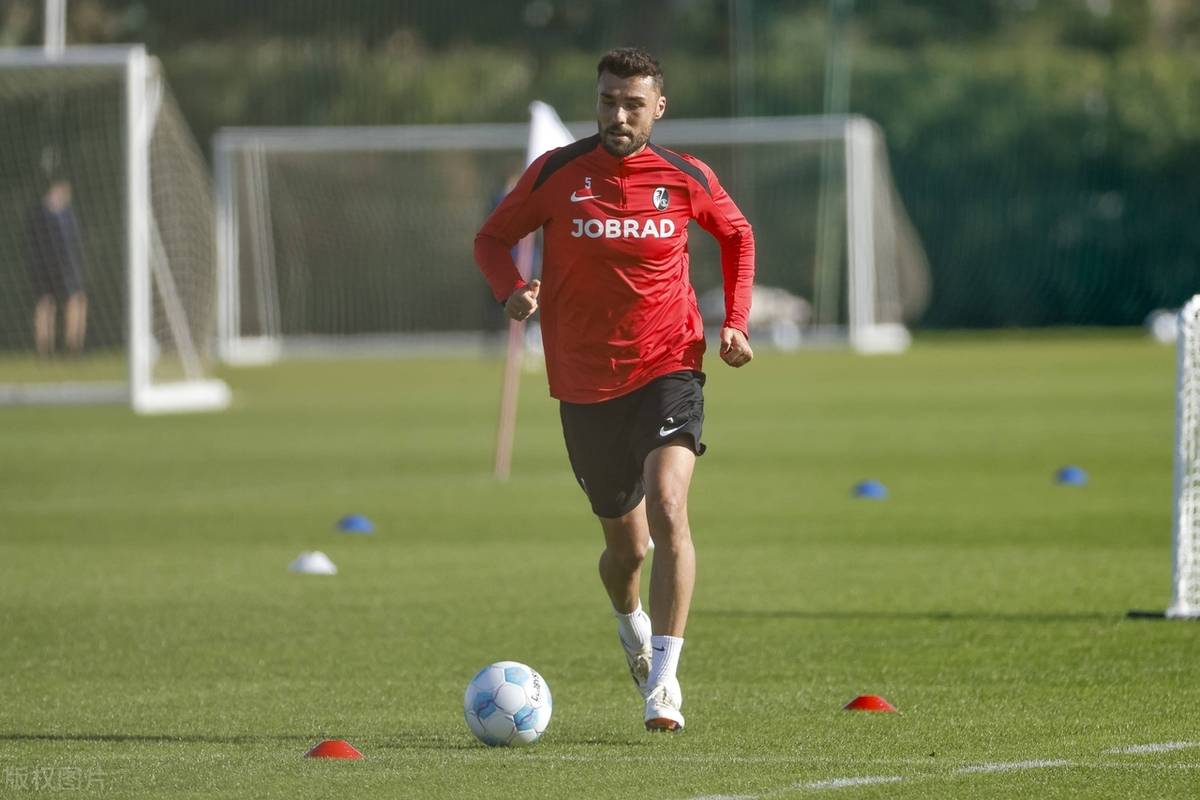 开云体育中国-美因茨客场逆转胜云达不莱梅,豪取三分的简单介绍