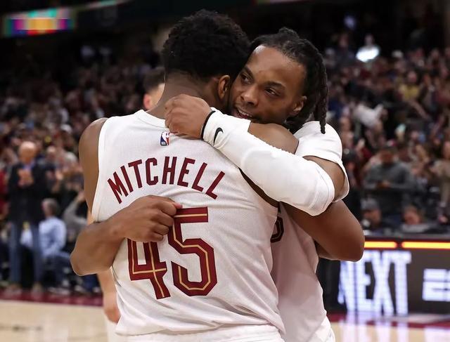 开云下载-关于篮球明星大对决，场上火药味十足的信息