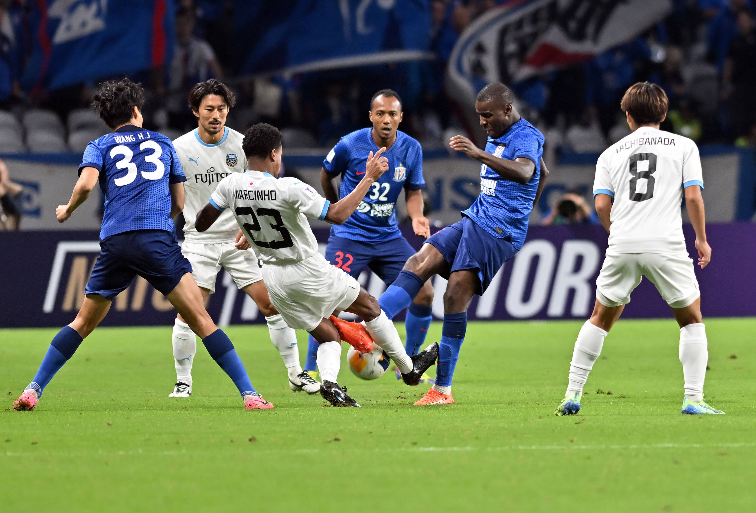 足球比赛精彩一刻回放,球员们表现抢眼的简单介绍 足球比赛精彩一刻回放,球员们表现抢眼的简单介绍