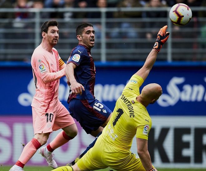 包含埃瓦尔锋线获得完美复盘:阵容合力铲获胜利的词条 包含埃瓦尔锋线获得完美复盘:阵容合力铲获胜利的词条