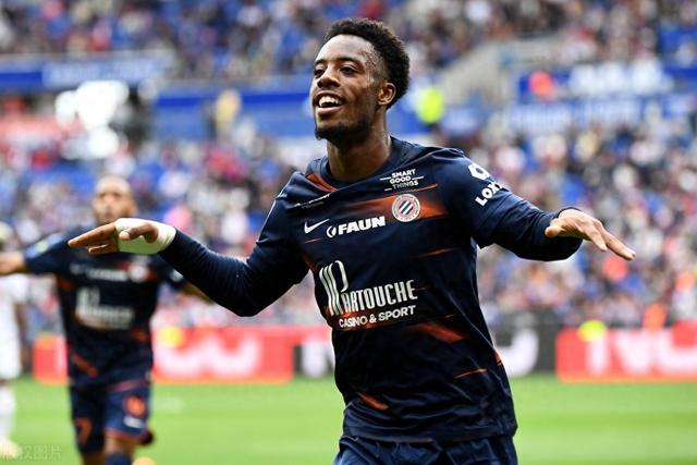 开云APP-法兰克福队全力应对挑战，取得胜利