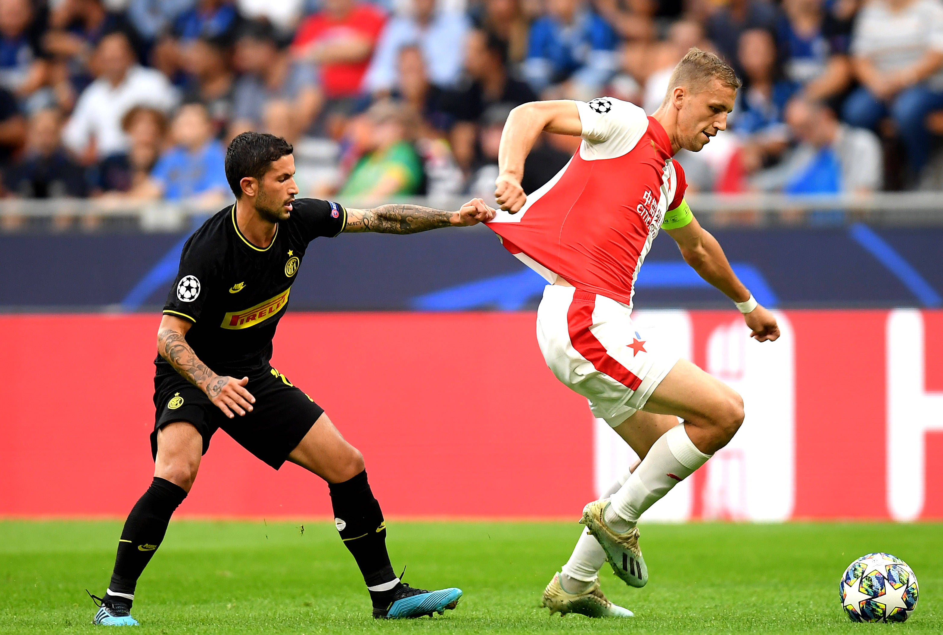 开云下载-包含里尔主场战胜圣埃蒂安，实力强势攀升排名的词条