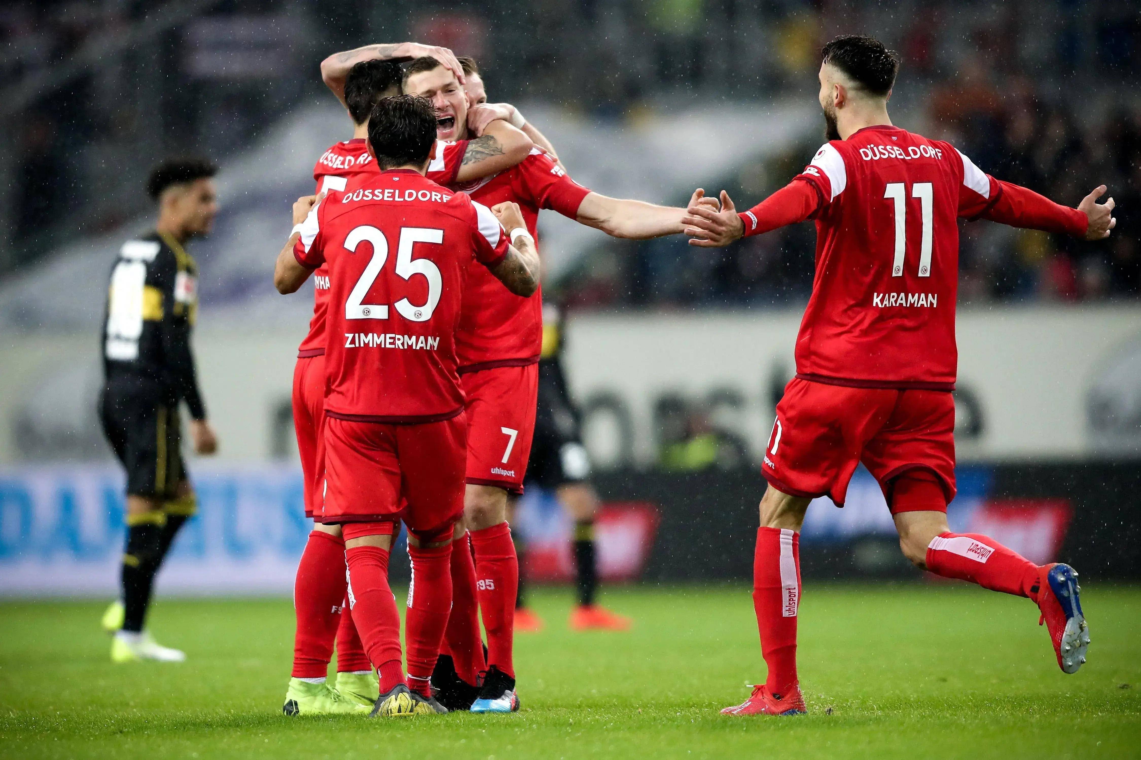 关于米兰主场战胜都灵,追赶榜首球队的信息 关于米兰主场战胜都灵,追赶榜首球队的信息