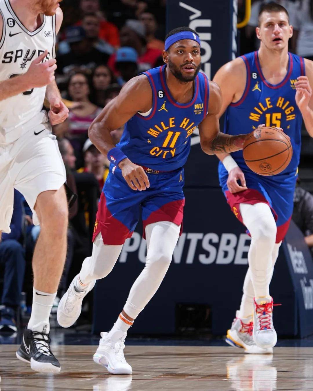 猛龙队前锋连续发威，助球队稳住局势的简单介绍