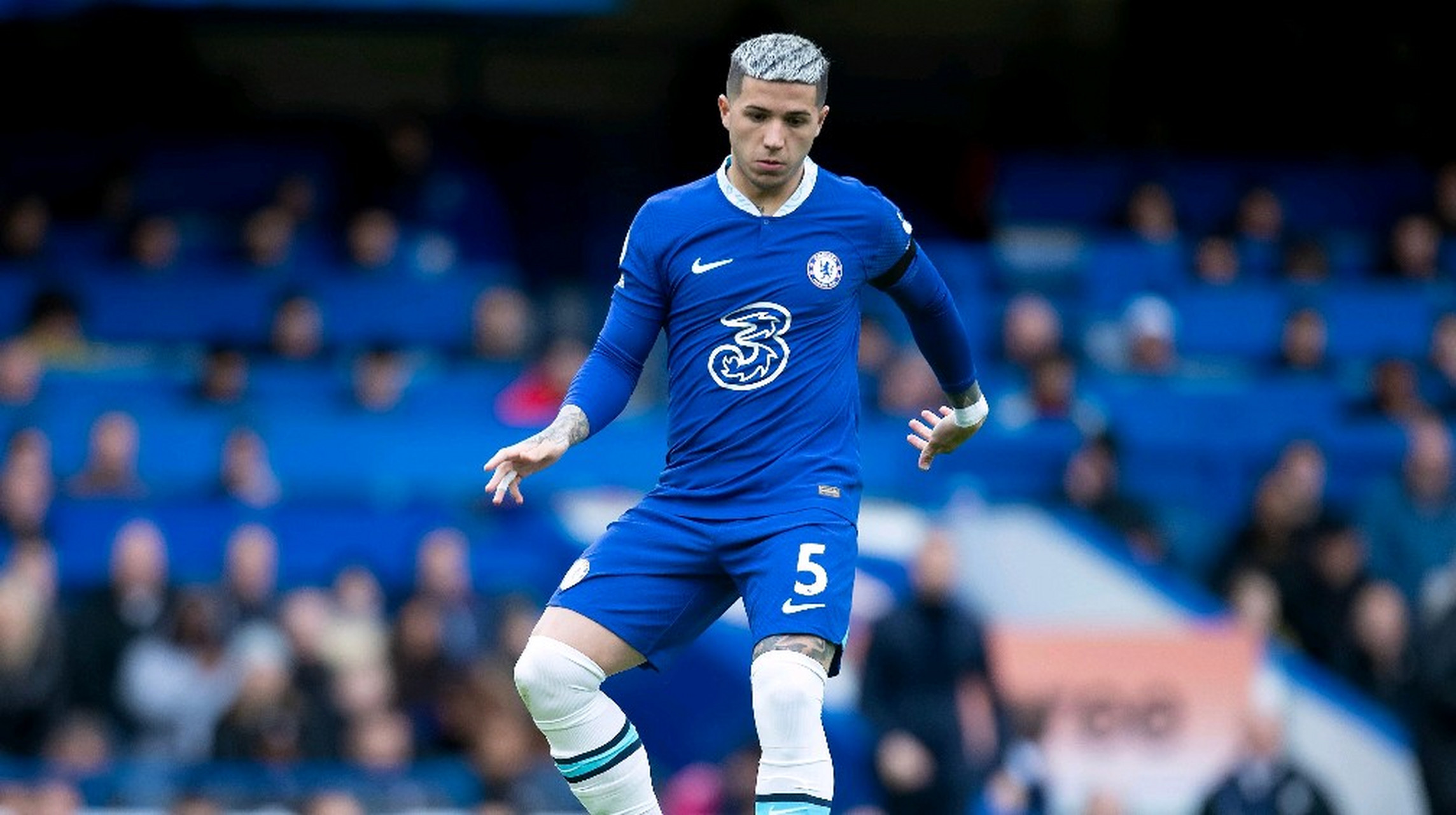 切尔西客场逆转,梅开二度拿下关键胜利 切尔西客场逆转,梅开二度拿下关键胜利