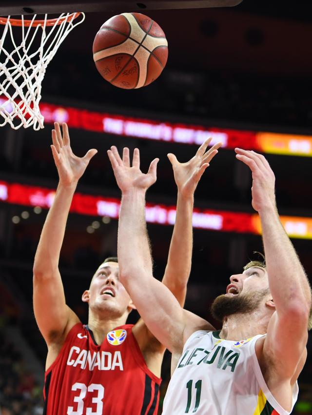 立陶宛队迎接与加拿大队的挑战,角逐激烈 立陶宛队迎接与加拿大队的挑战,角逐激烈