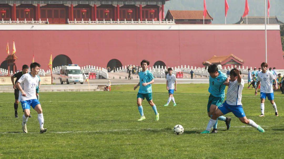 开云体育官网-热门赛事掀起观赛狂潮，球场气氛火爆