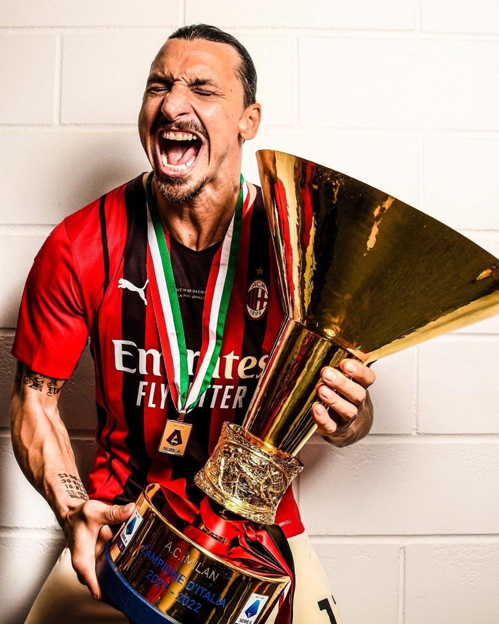 伊布复出,AC米兰欧冠希望再添利器的简单介绍 伊布复出,AC米兰欧冠希望再添利器的简单介绍