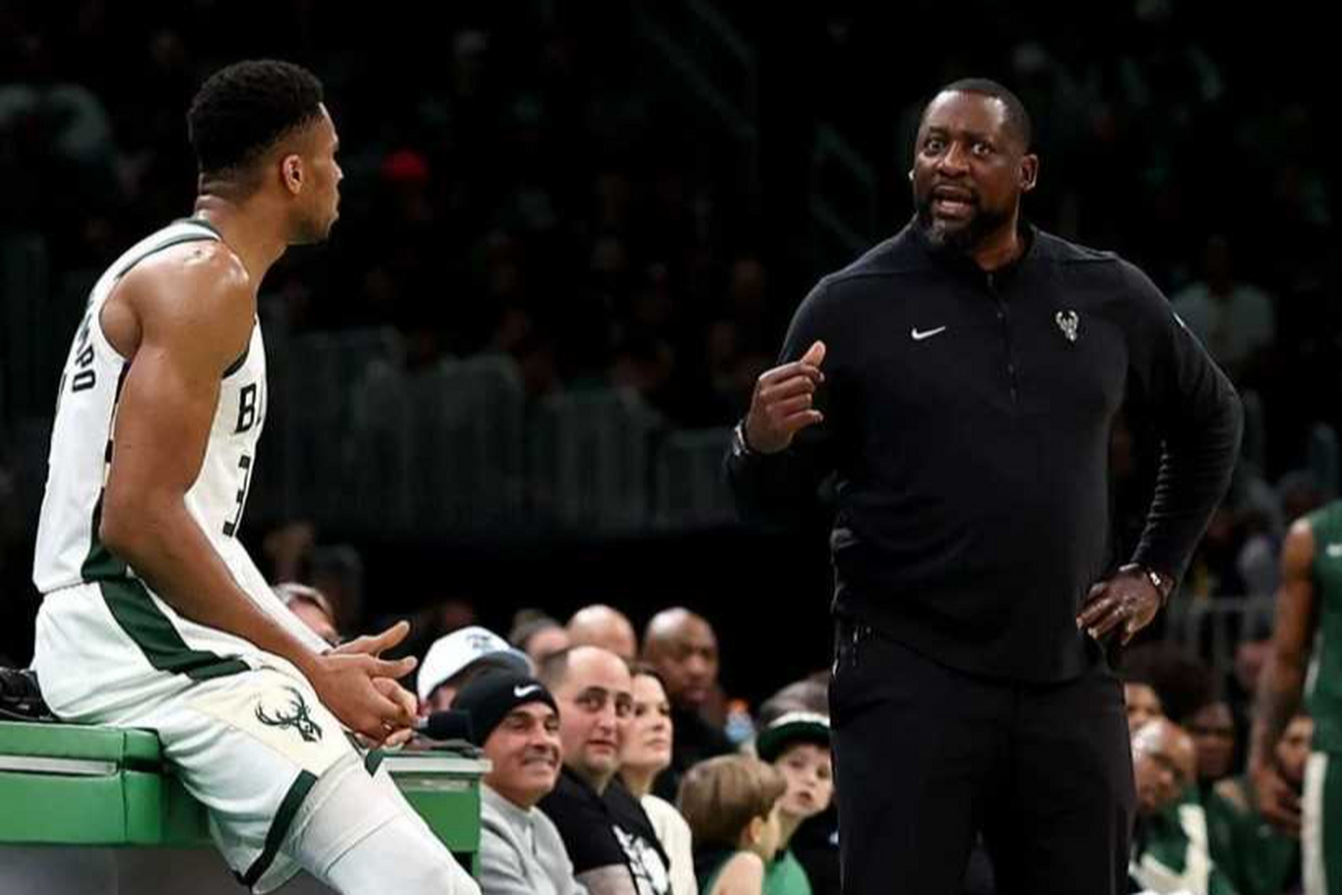 开云体育官方网站-雄鹿队主帅批评球员态度,要求改进的简单介绍