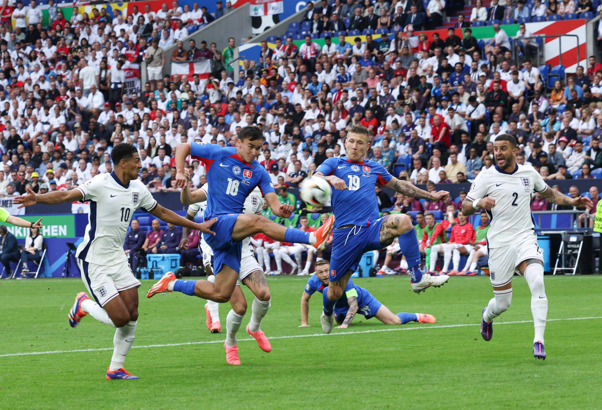 开云体育中国-比利时大胜鲁马尼亚，士气高昂迈进的简单介绍