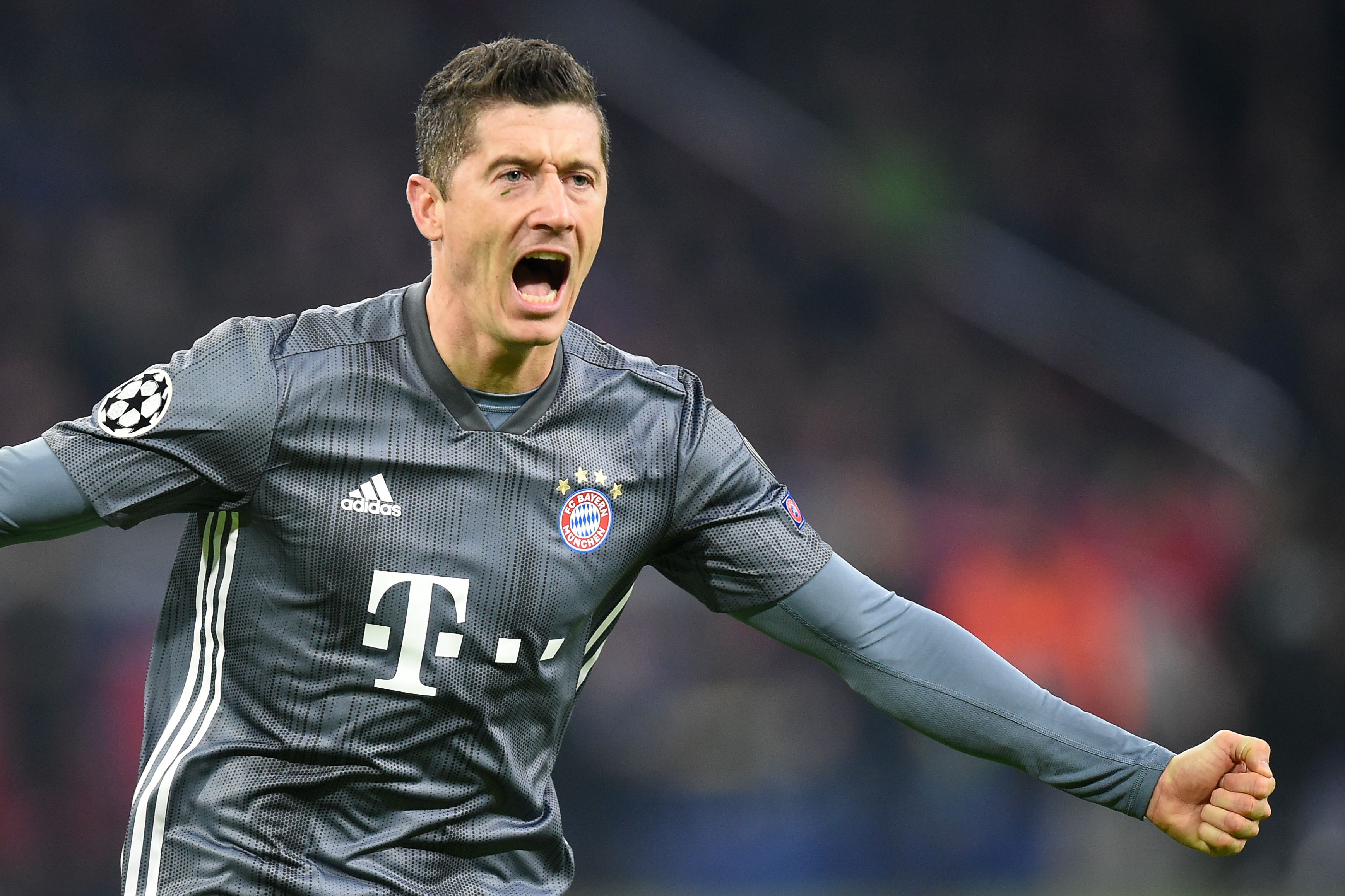 关于拜仁慕尼黑逆转阿贾克斯,莱万梅开二度的信息 关于拜仁慕尼黑逆转阿贾克斯,莱万梅开二度的信息