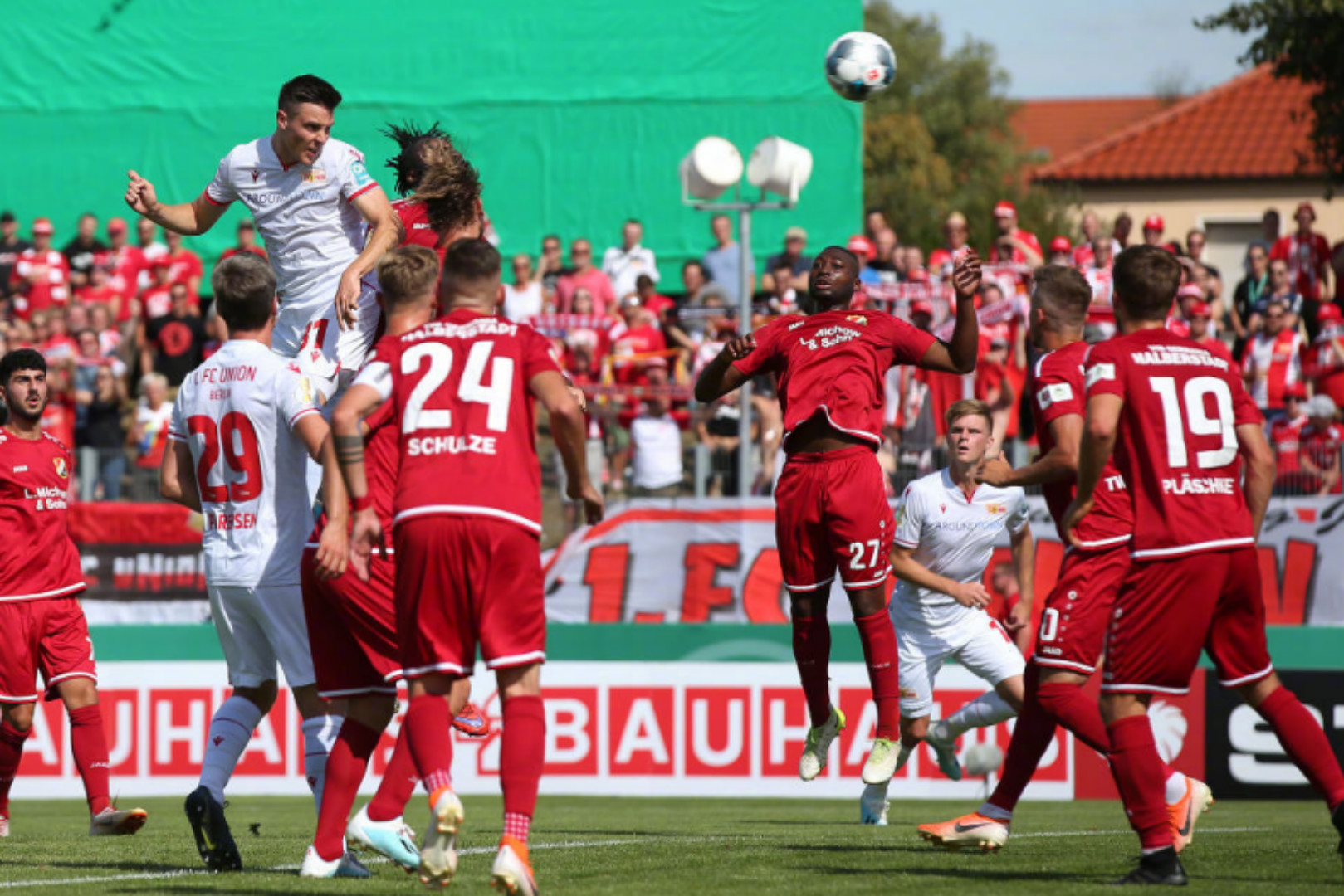 开云体育官方网站-美因茨战平延续不败战绩，保持稳定排名的简单介绍