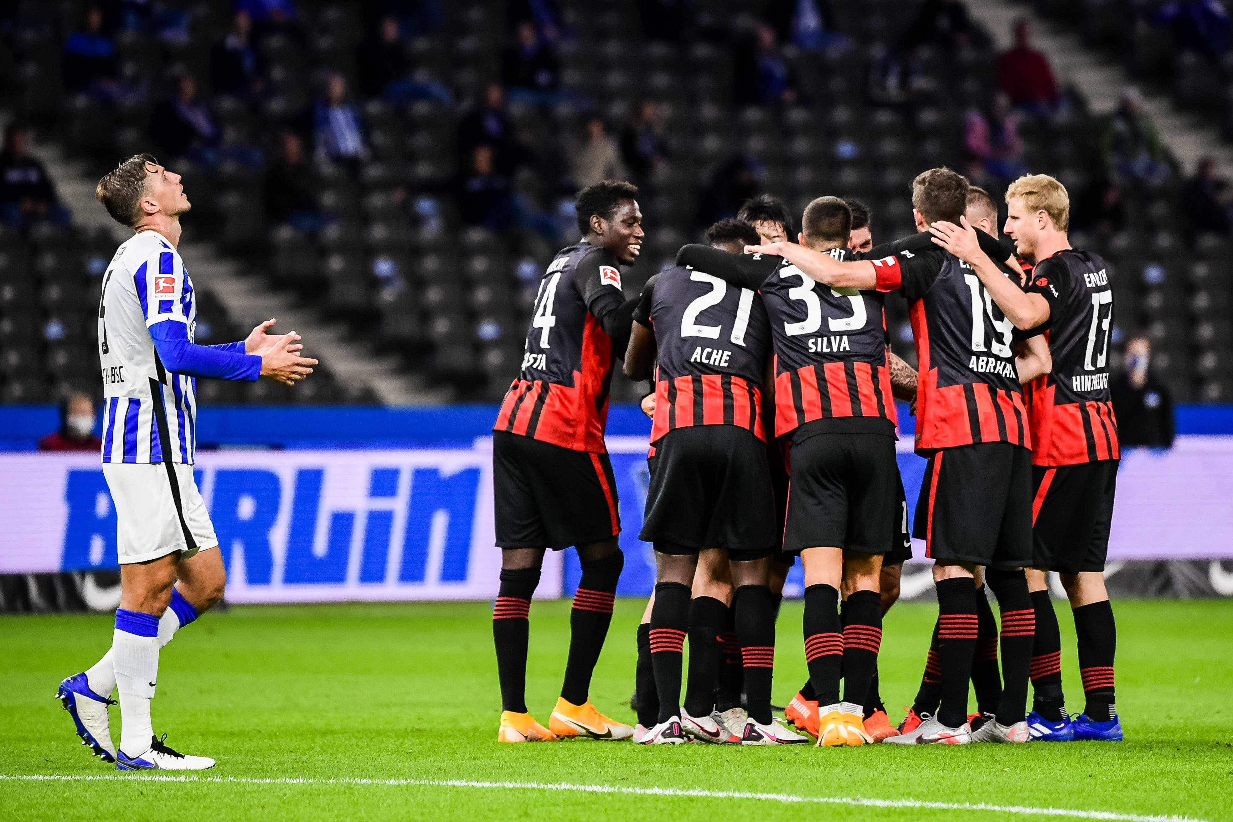 关于多特蒙德后防表现神勇，或将稳固球队阵容的信息