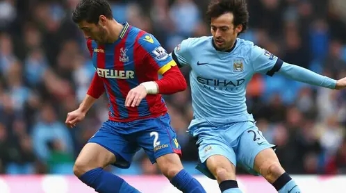 包含曼城客场轻松战胜狼队，继续保持榜首的词条