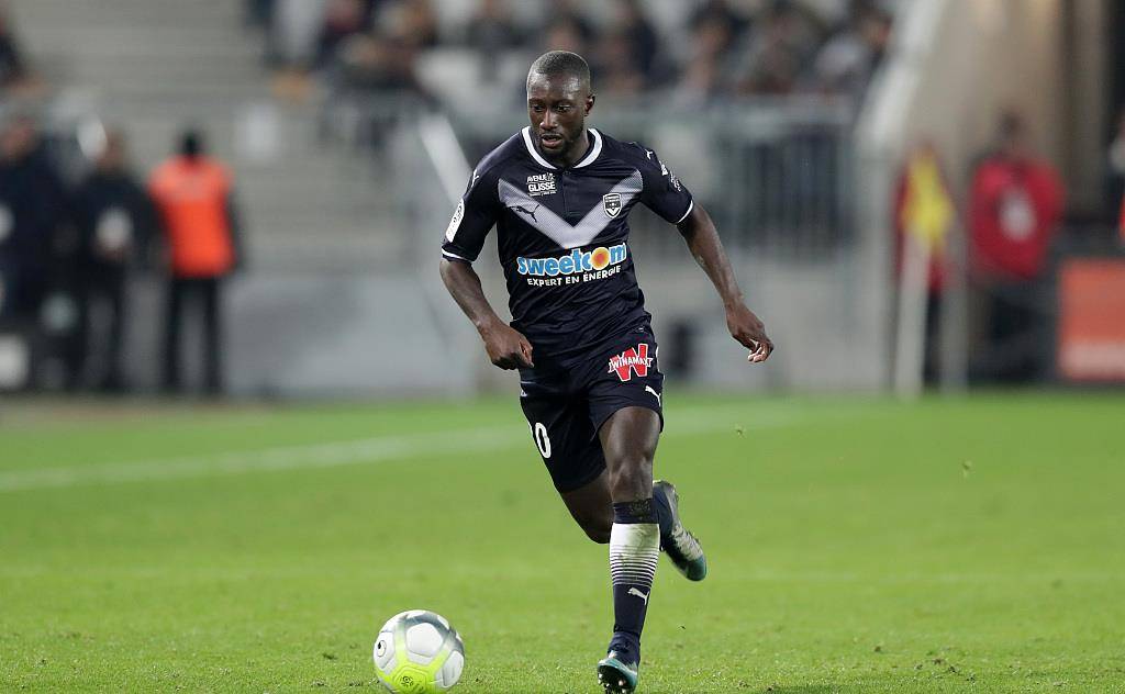 开云体育官方网站-包含甘冈主场失利，降级区阴影再现的词条