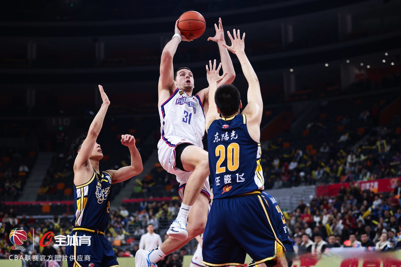 开云体育下载-包含高质比赛现场，球员表现令人惊叹的词条