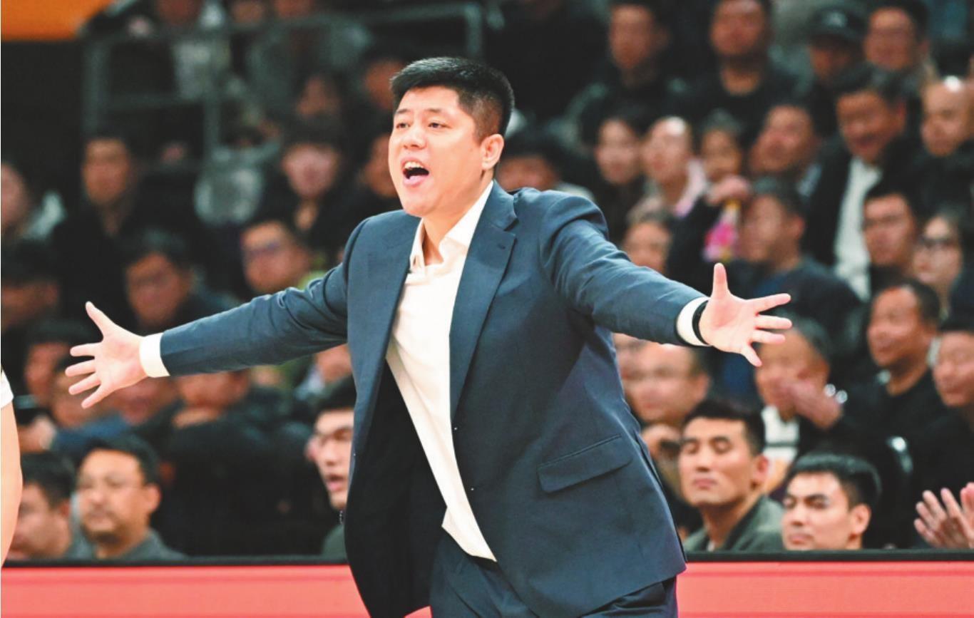 开云平台-经验丰富的教练带领球队不败