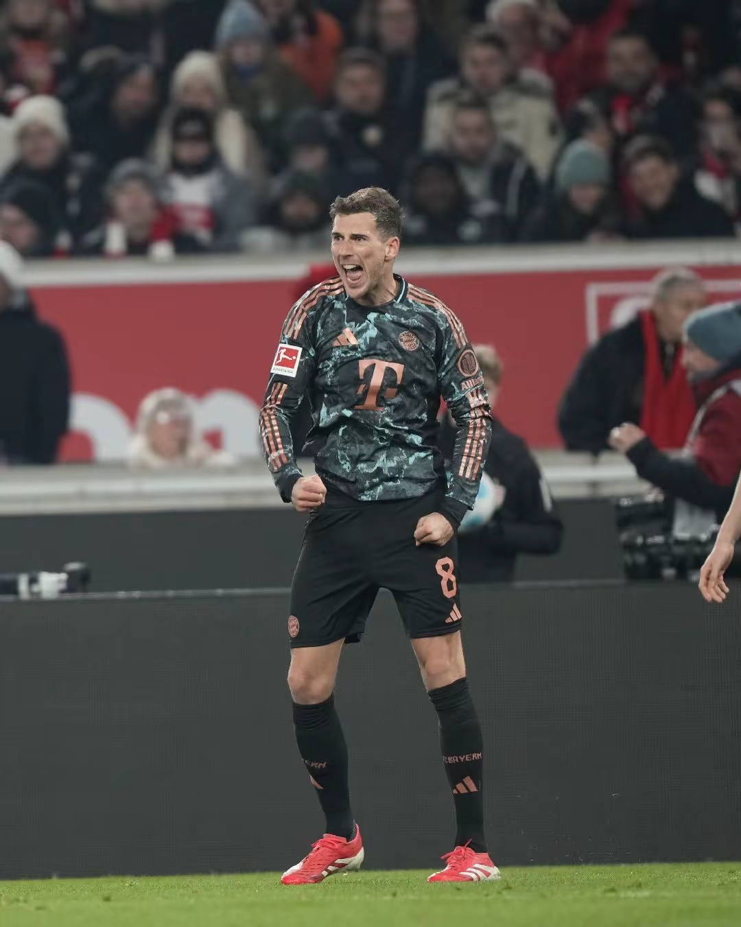 开云APP-关于汉堡取胜喜悦，斯图加特客场失分的信息