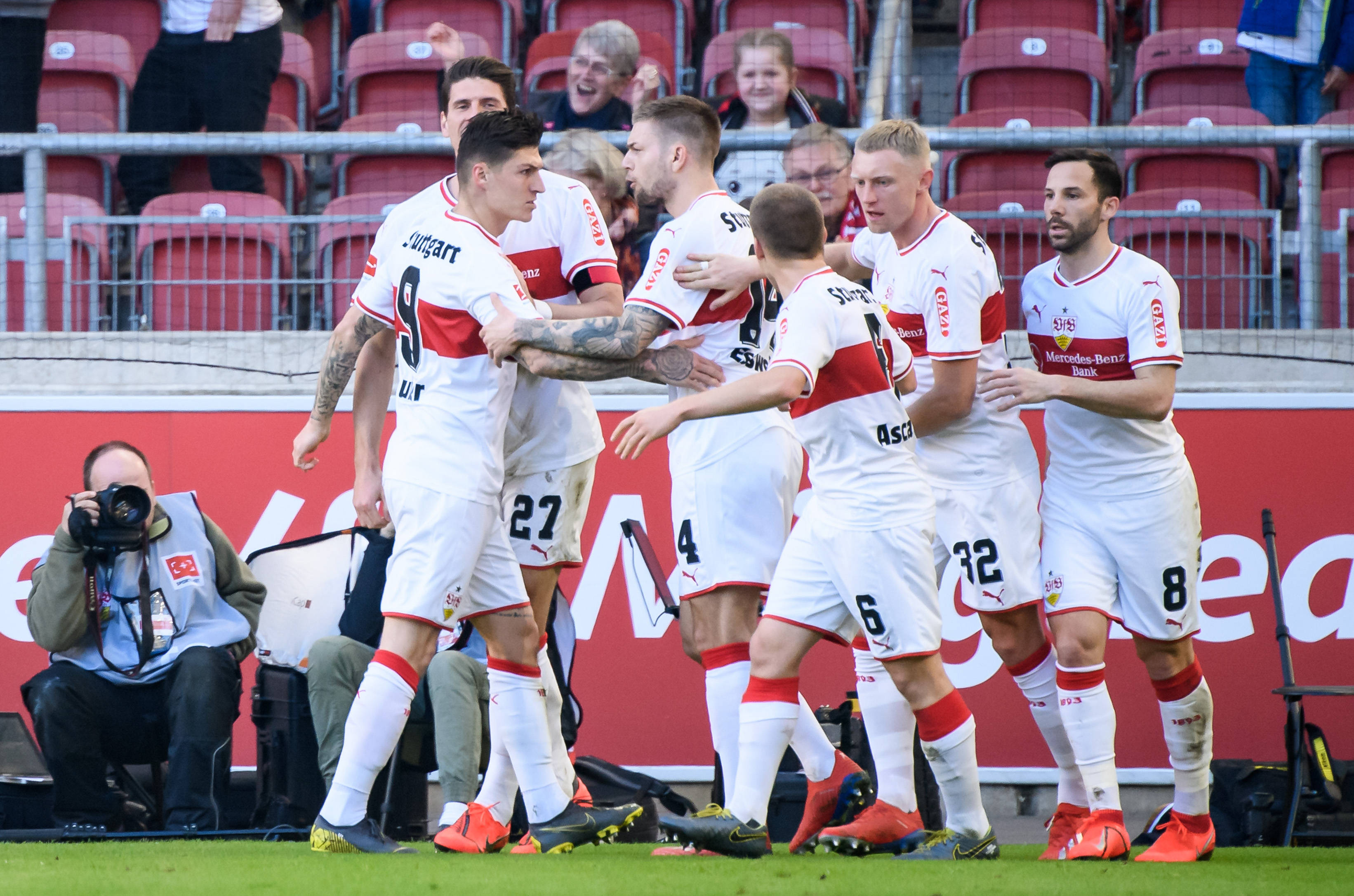 关于汉堡取胜喜悦,斯图加特客场失分的信息 关于汉堡取胜喜悦,斯图加特客场失分的信息