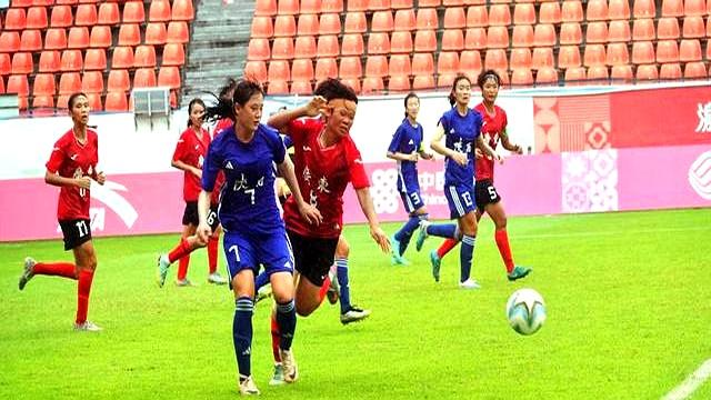 多支球队激战女足季前热身 多支球队激战女足季前热身