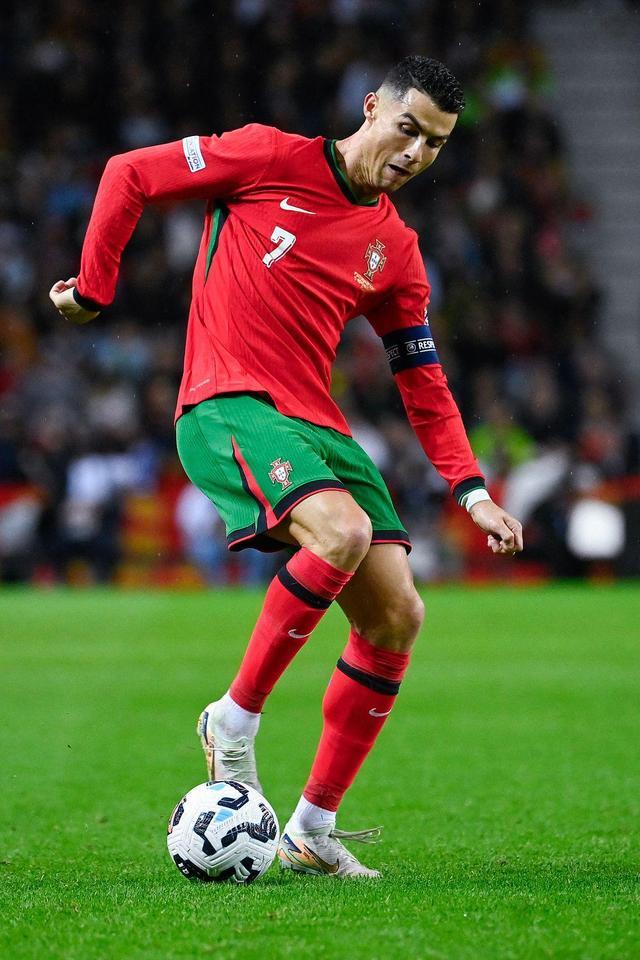 葡萄牙客场赢立陶宛,C罗独造四球创记录 葡萄牙客场赢立陶宛,C罗独造四球创记录