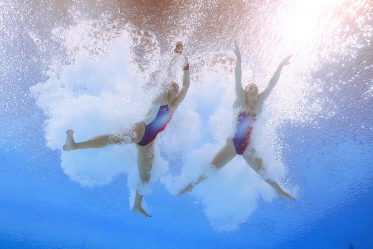 开云下载-包含跳水比赛水花四溅，选手轻松展现高超技艺的词条