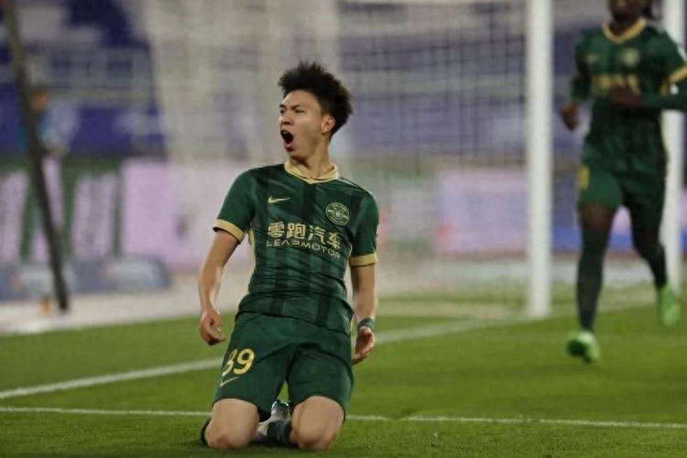 开云下载-胜负难定！亚洲足球联赛中的惊心动魄海