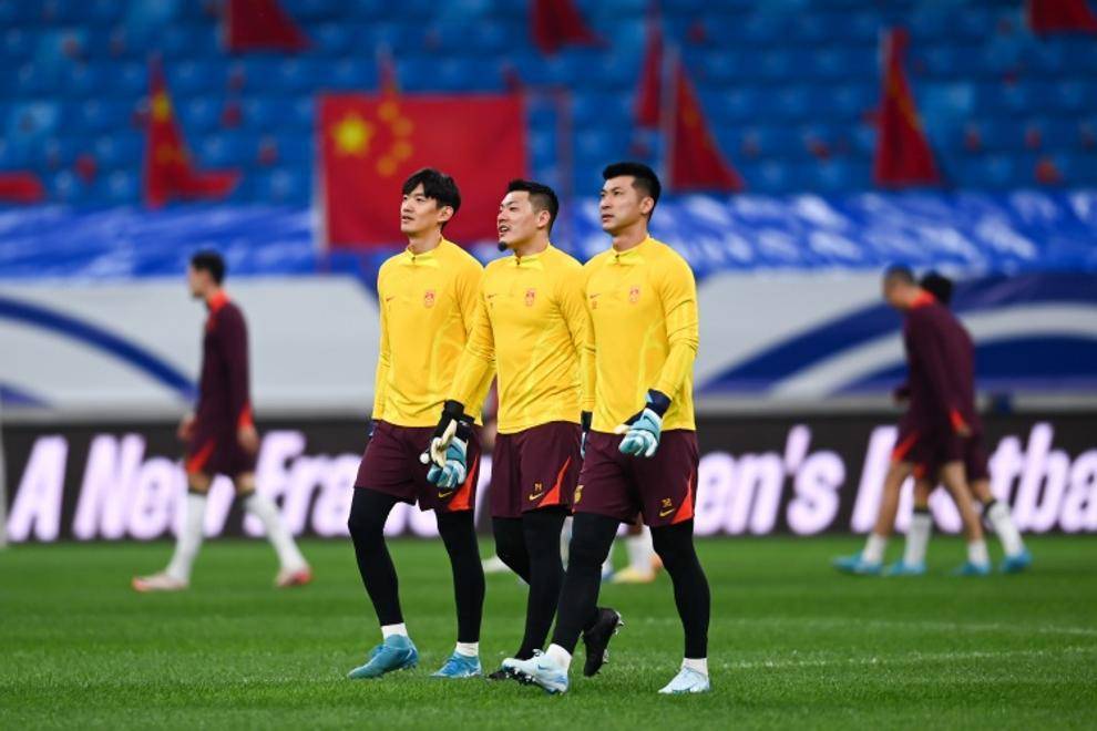 开云下载-老将宣布将退役,球迷为其送上感激掌声的简单介绍