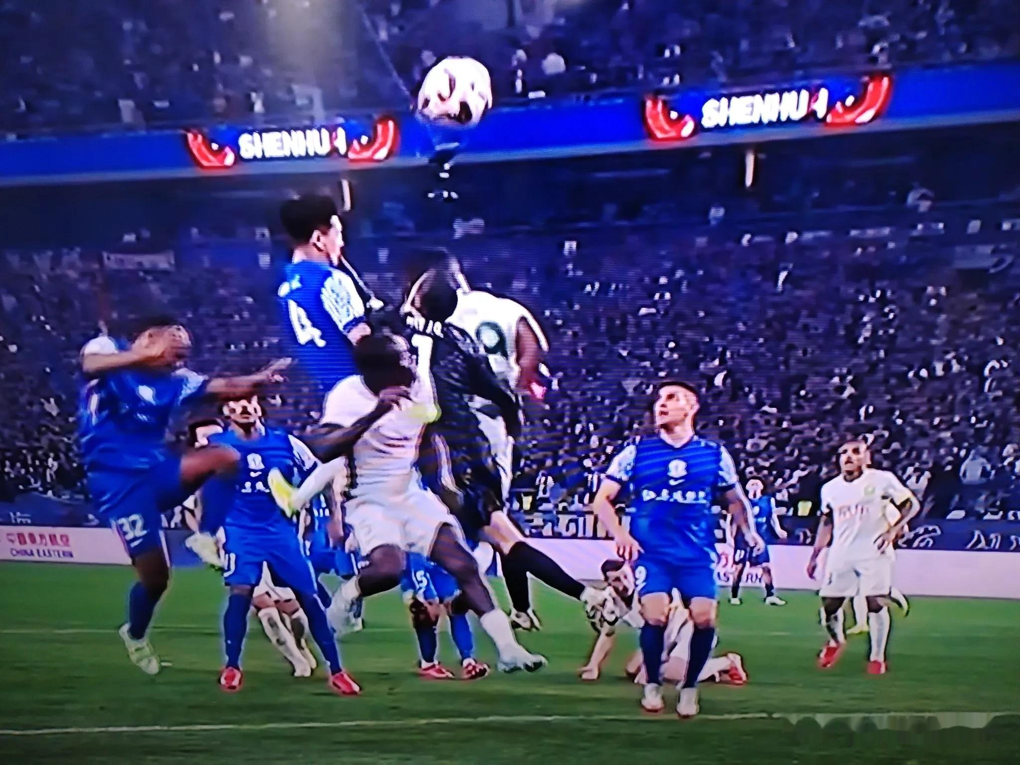 球队主力防守出色,零封对手进球 球队主力防守出色,零封对手进球