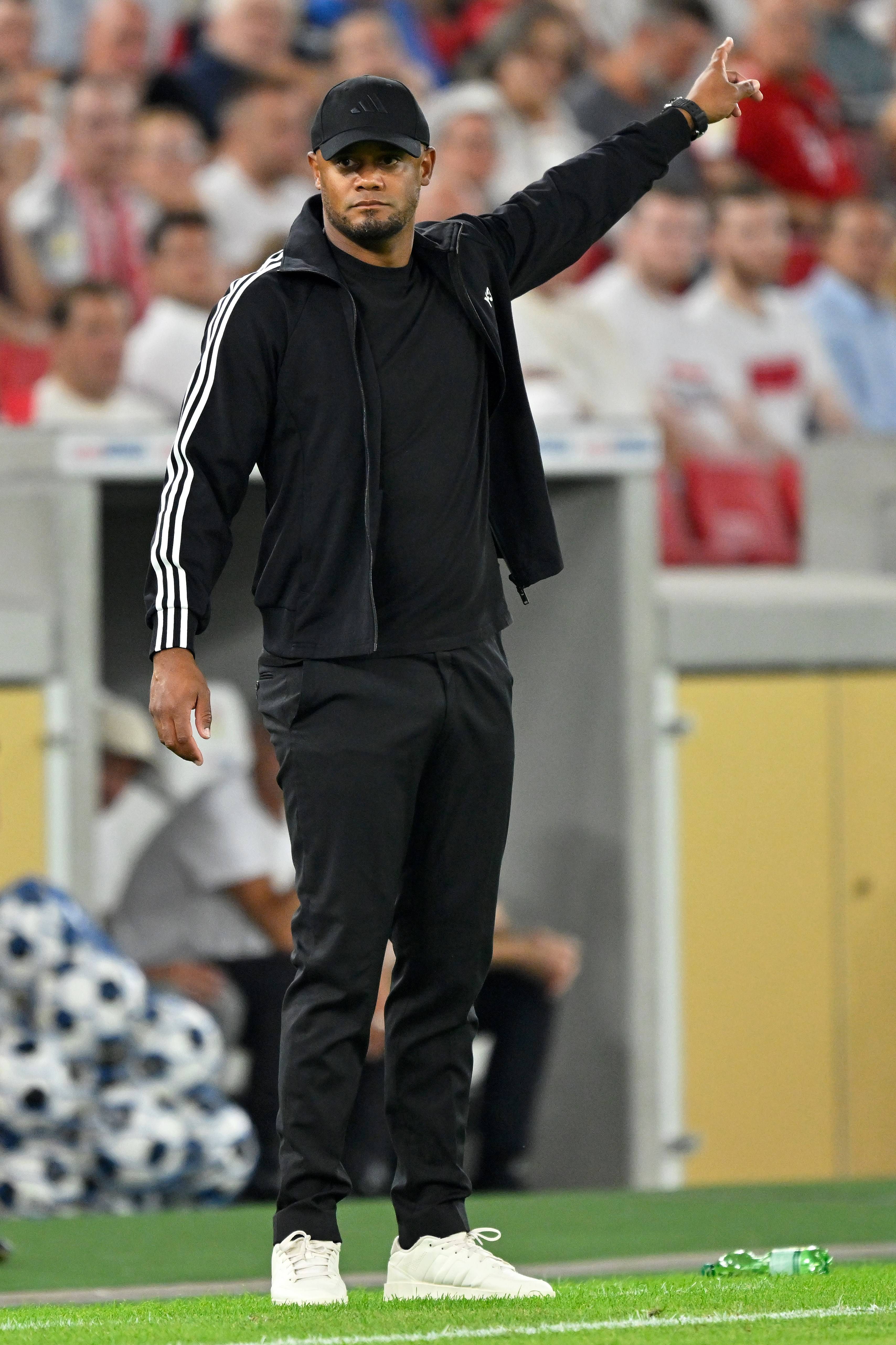 关于拜仁慕尼黑球队以绝对优势夺得冠军的信息 关于拜仁慕尼黑球队以绝对优势夺得冠军的信息