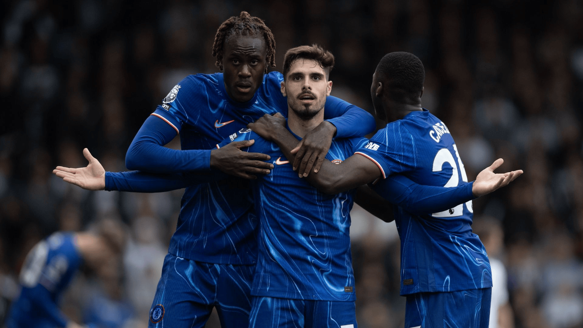 开云体育官网-关于切尔西主场力克埃弗顿，继续保持英超榜首位置的信息