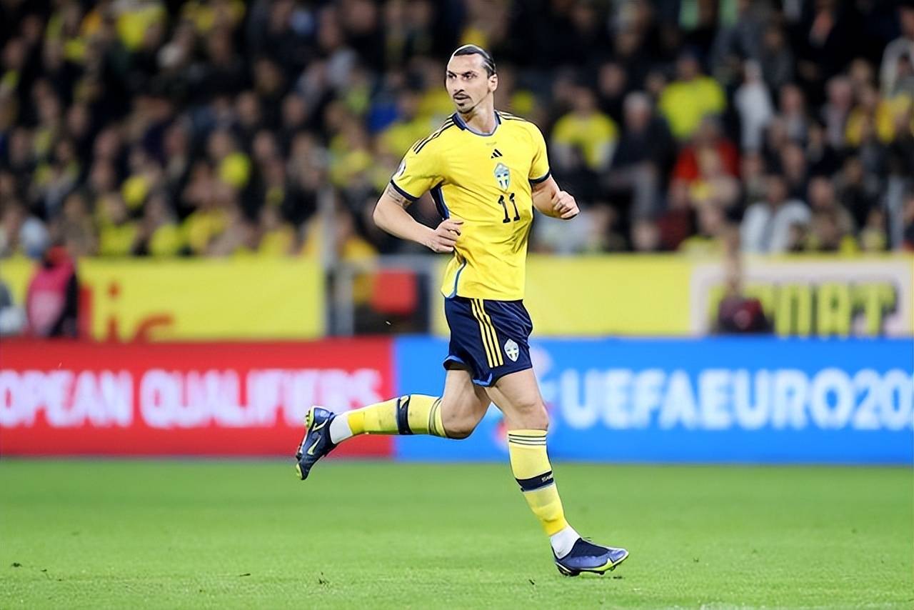 开云官网-包含摩尔西莫上演帽子戏法，帮助球队赢得比赛的词条