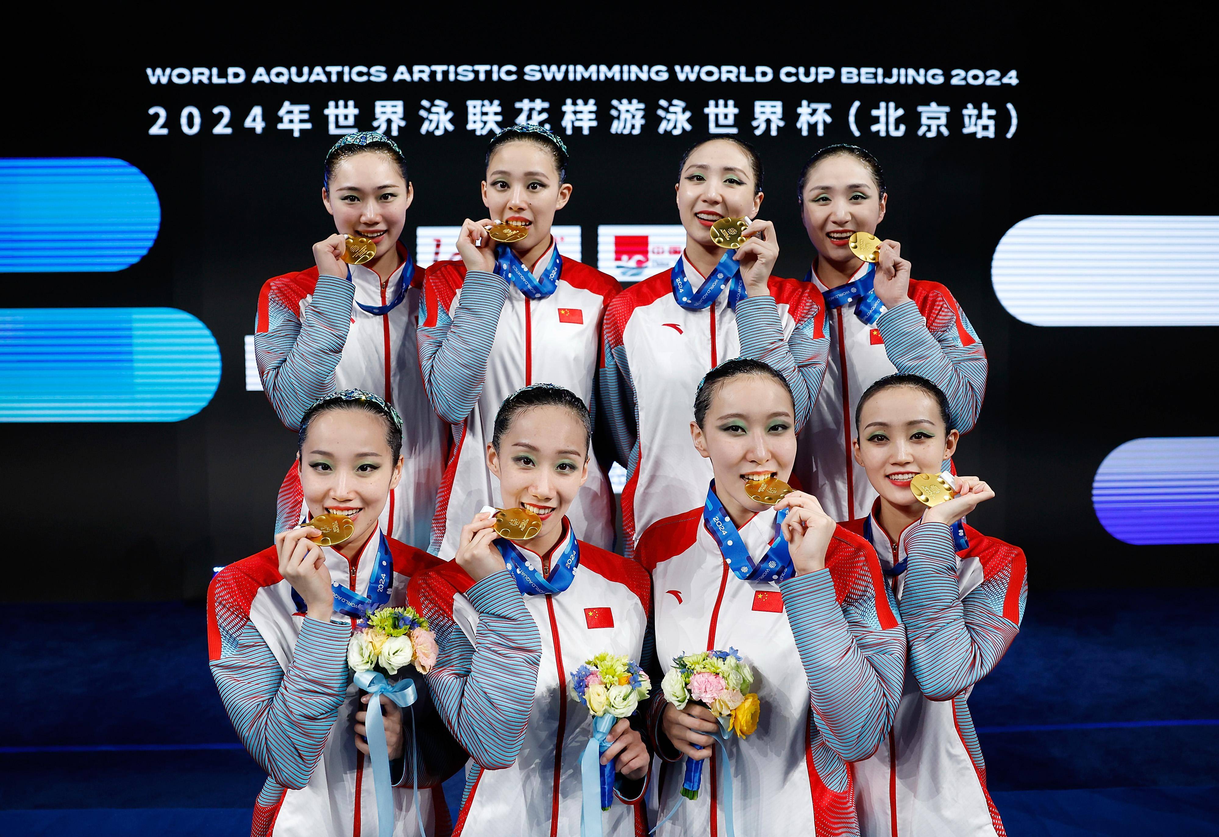 花样游泳项目优雅登场,一举夺冠 花样游泳项目优雅登场,一举夺冠