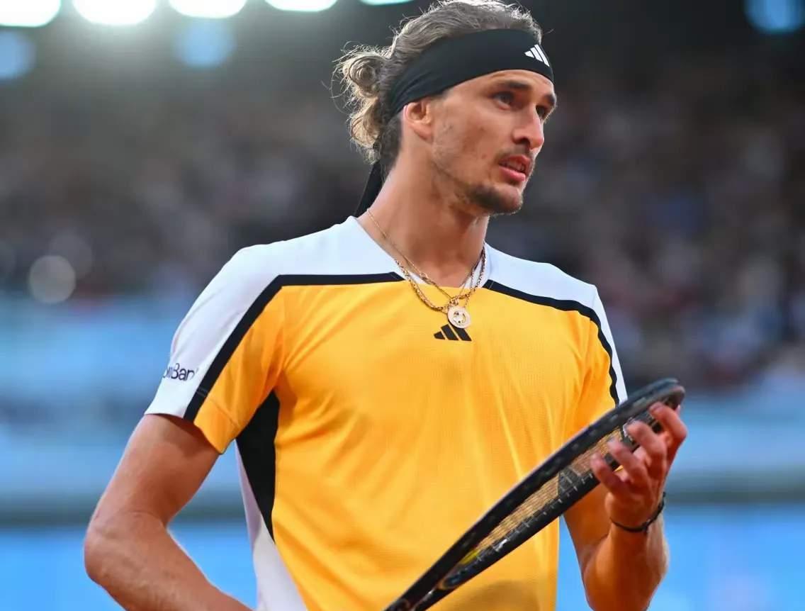 关于法国网球队鏖战英国网球队,兹维列夫爆发神勇的信息 关于法国网球队鏖战英国网球队,兹维列夫爆发神勇的信息