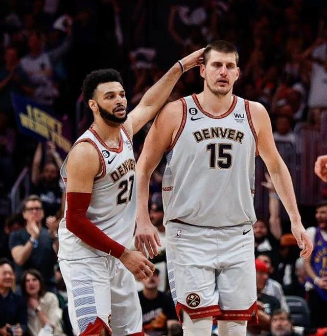 开云体育官网-关于雄鹿轻松击败掘金，继续领跑西部的信息