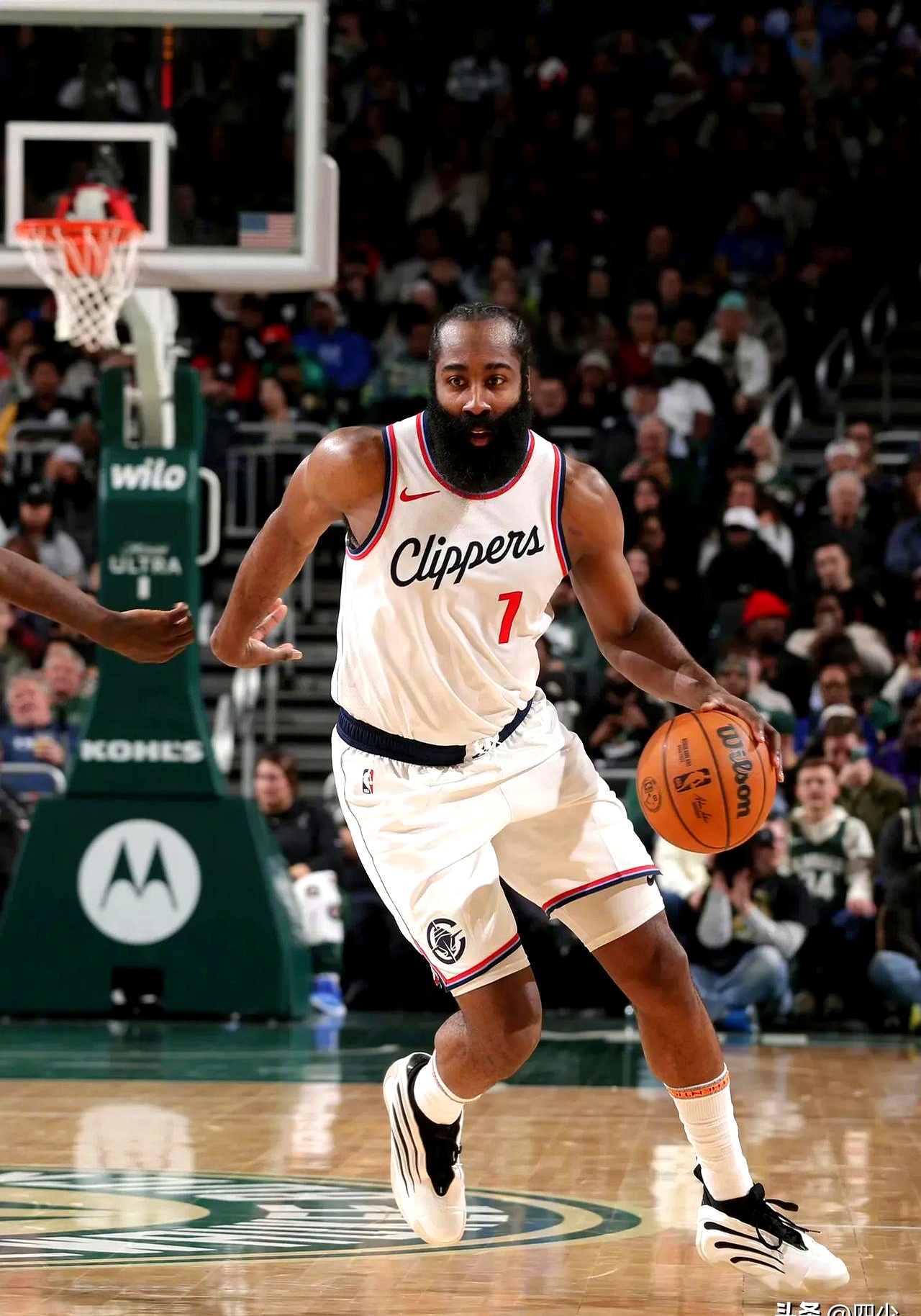 快船再胜灰熊继续保持态势