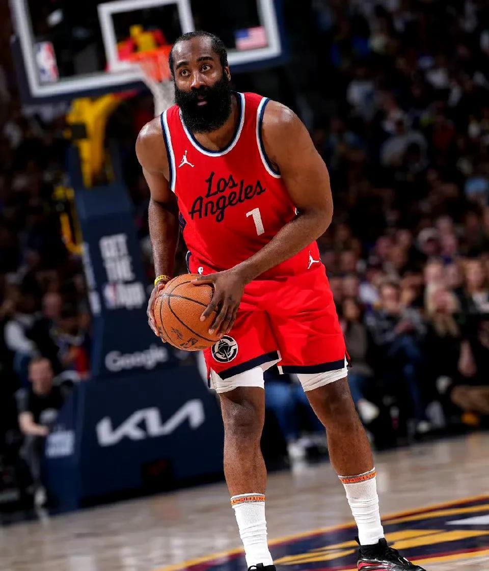 快船擒下热火,莱昂纳德表现出色 快船擒下热火,莱昂纳德表现出色