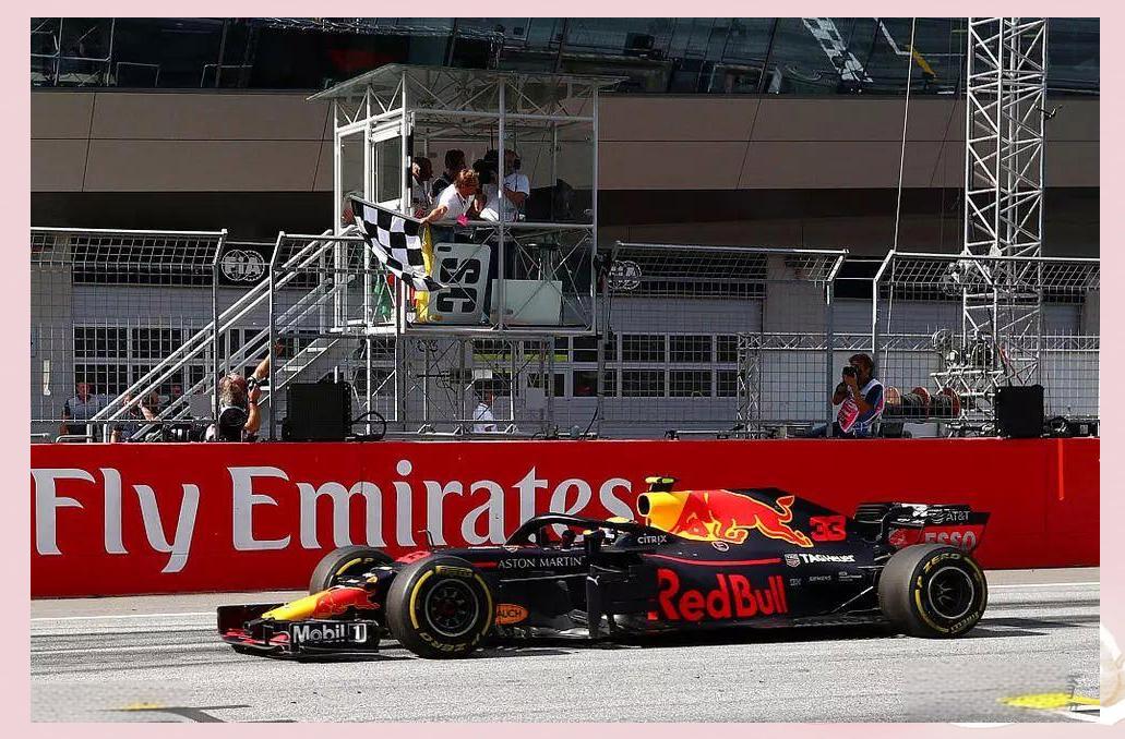 红牛车队横扫哈斯车队,诺里斯统治全场 红牛车队横扫哈斯车队,诺里斯统治全场