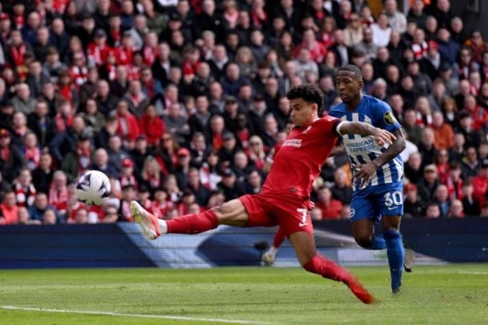 开云体育-竞争激烈，各队积分争夺异常紧张