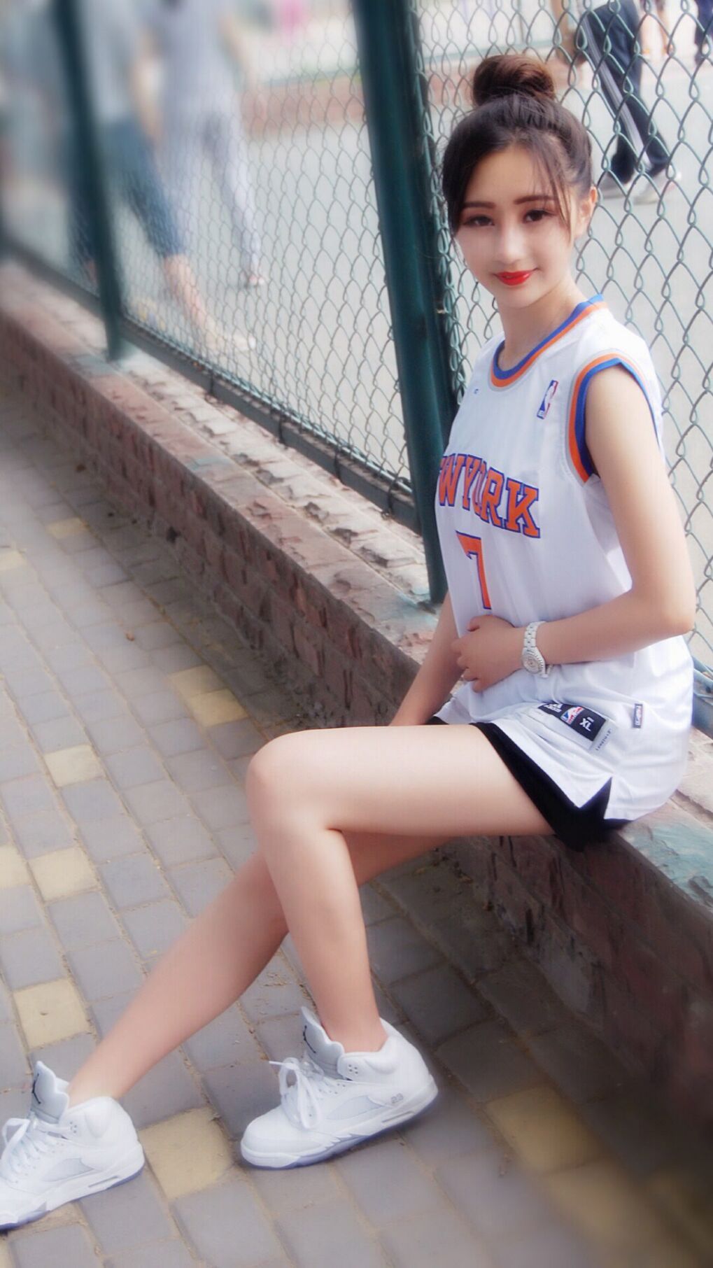 开云体育-欧文的刺客之舞，当黄蜂对上马刺，舞台越大，剑锋越冷