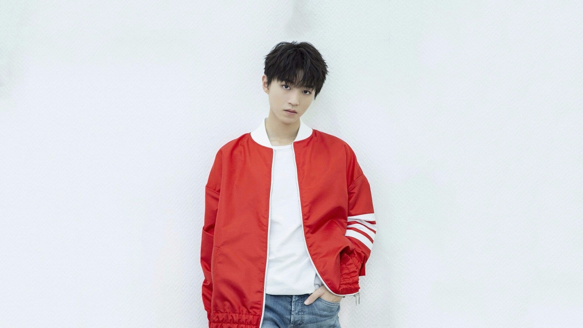 开云体育-双线战场，当F1决战的轮胎尖叫，遇见苏亚雷斯冷峻的最后一击