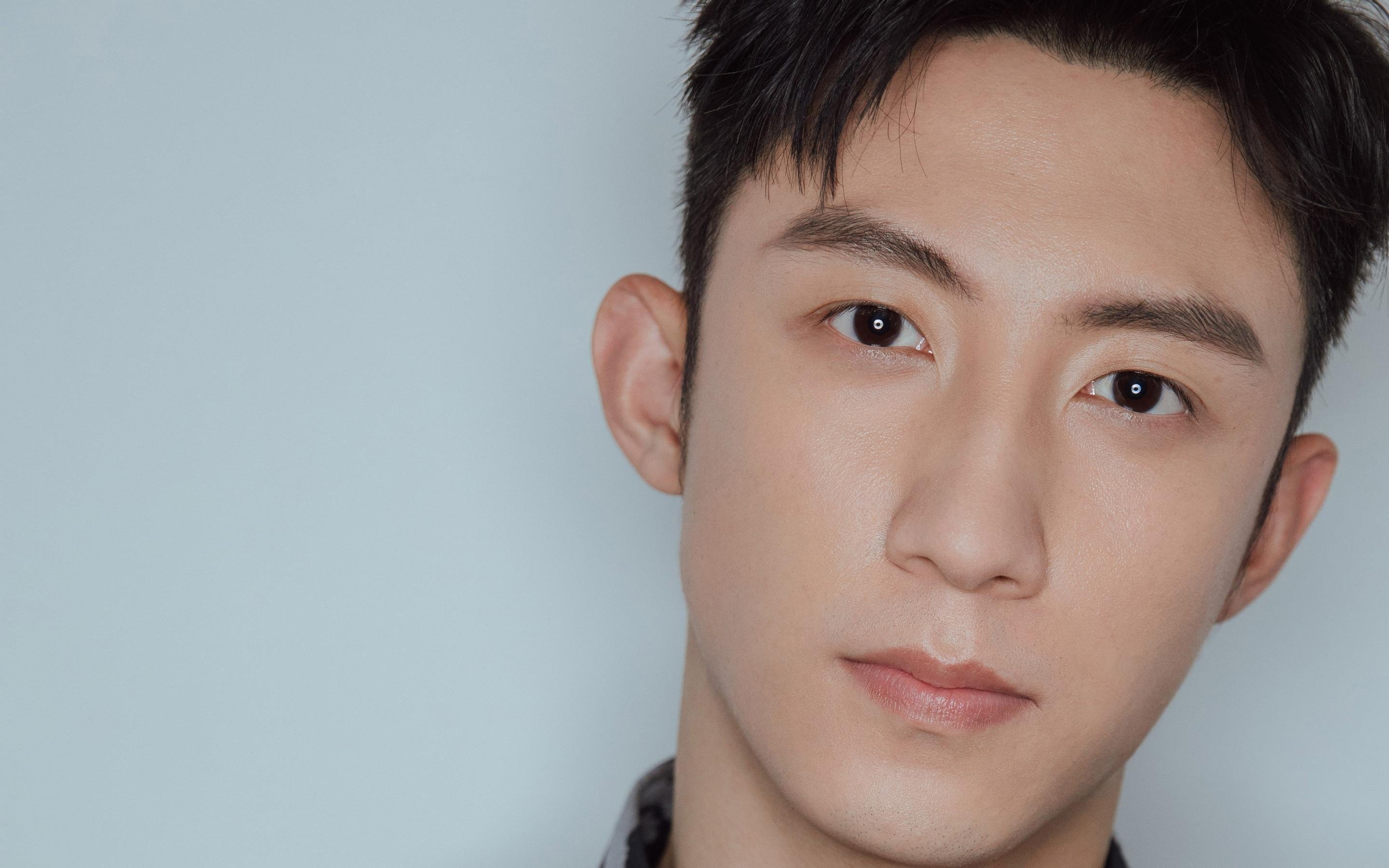 街道琴键上的爵士乐章，当钢铁洪流压过雷霆万钧