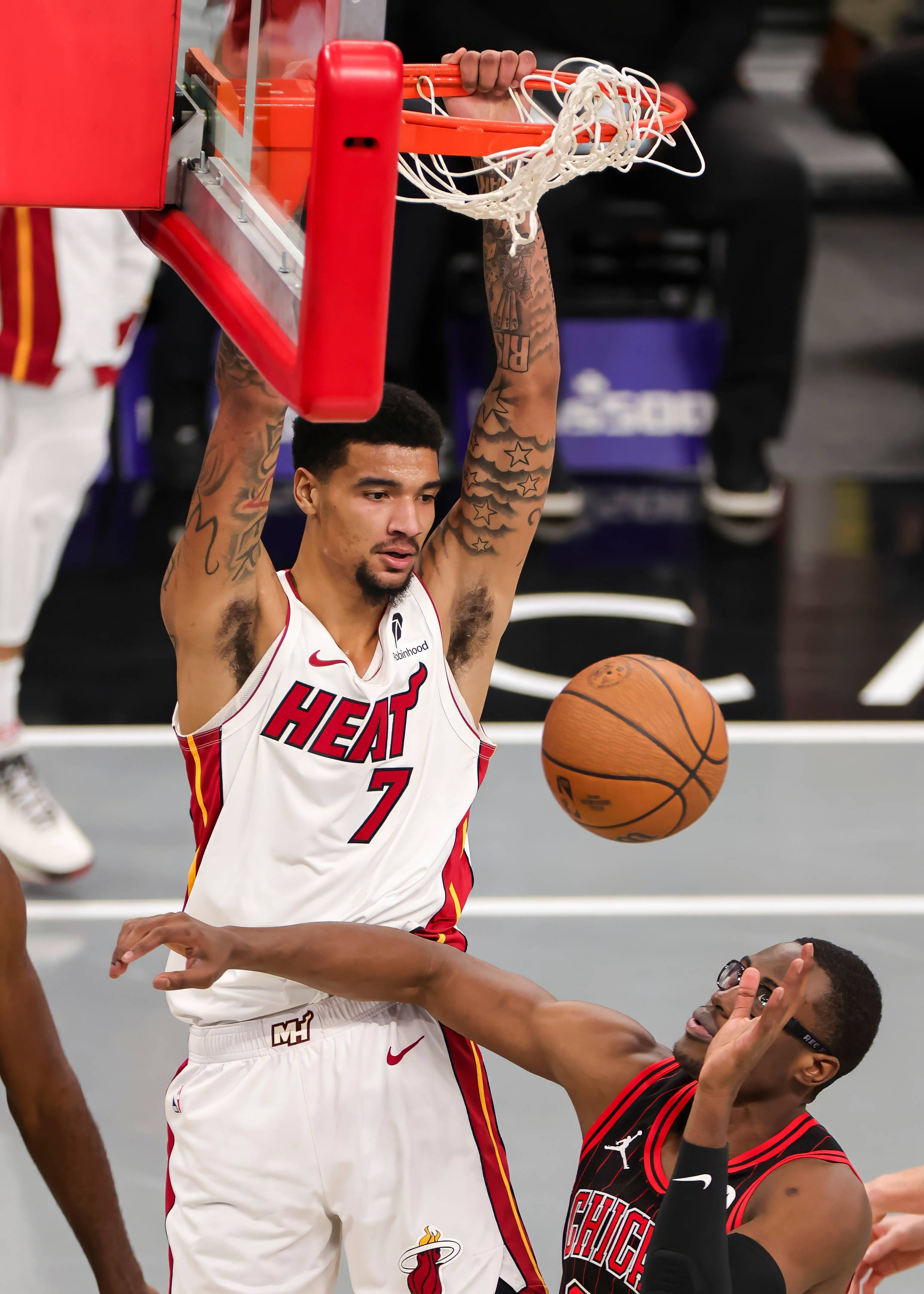 开云体育-NBA季后赛焦点战，太阳稳稳拿下公牛